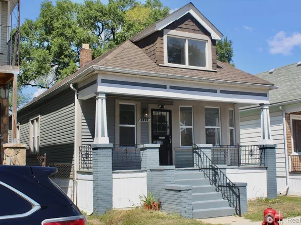 3905 Yemans St, Hamtramck, MI 48212