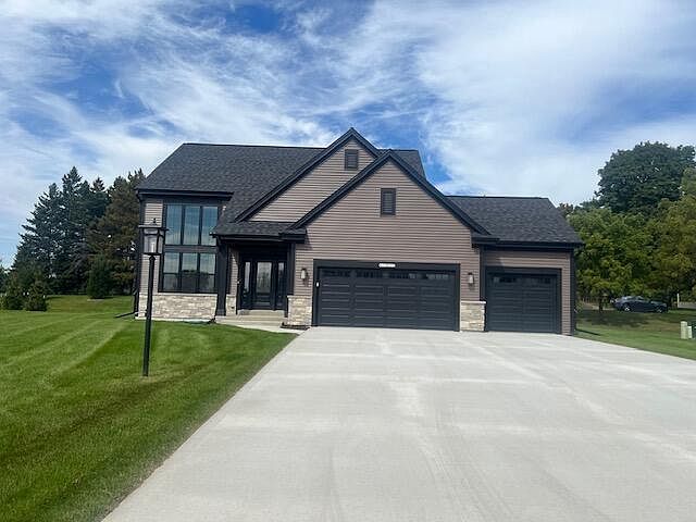 1st image of W251N2459 Valleyview CIRCLE