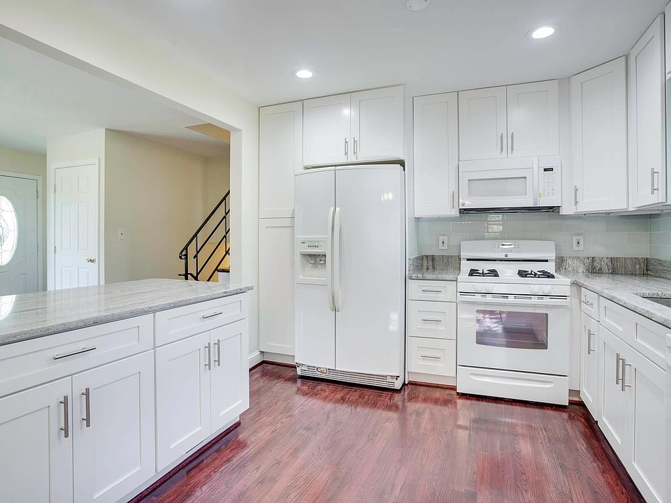 2nd image of 1817 Westmoreland St