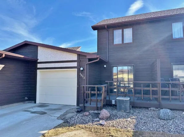 1513 18th Ave SW, Minot, ND 58701