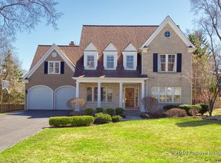 203 Walker Ave, Clarendon Hills, IL 60514