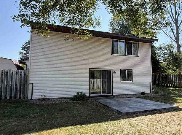 2 bed, 1500 sqft, $2,400 — Photo 3