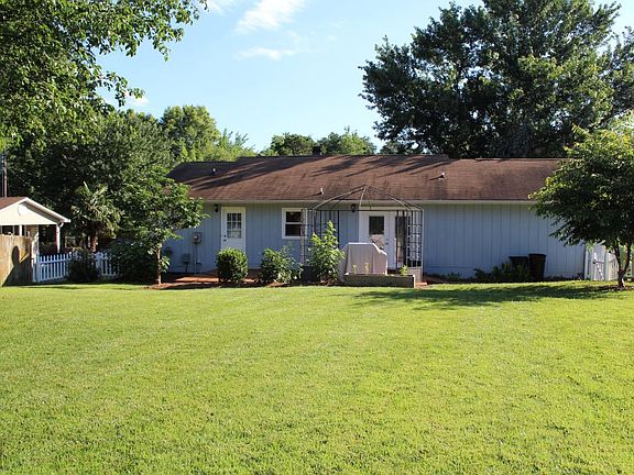 Fabulous fenced in yard.