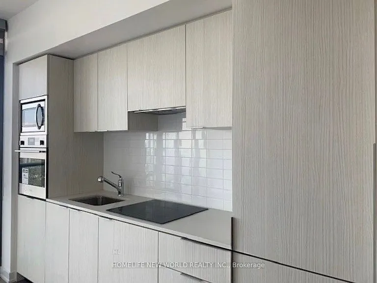 11 Wellesley St W #5712 — Photo 8