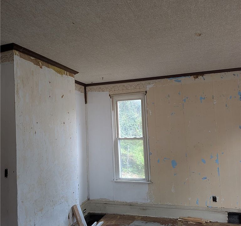 2nd image of 410 4th St