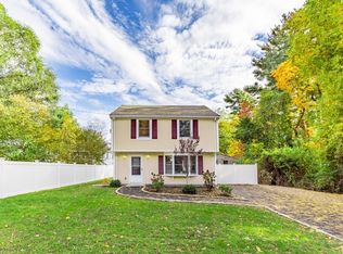 4 Island Rd, Norton, MA 02766