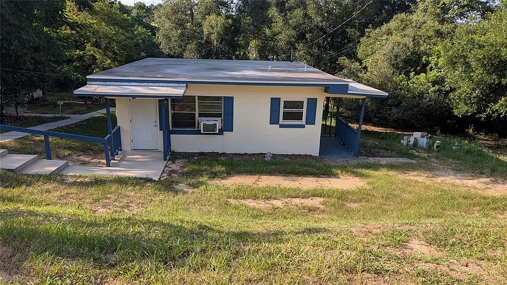 2 bed, 1.0 bath, 624 sqft, $1,300 — Photo 2