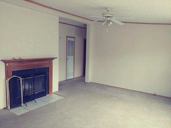 2nd image of 442 Saddle Ln