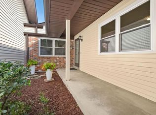 1247 Fernview Dr, Saint Louis, MO 63146