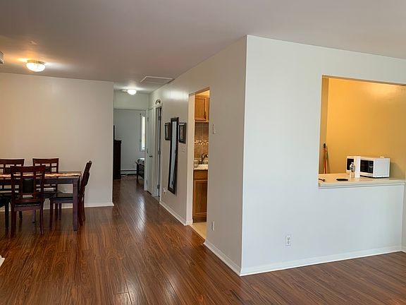 3rd image of 547 Egan St Floor 1