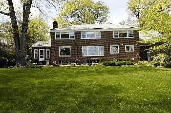 4th image of 72 Crest Dr