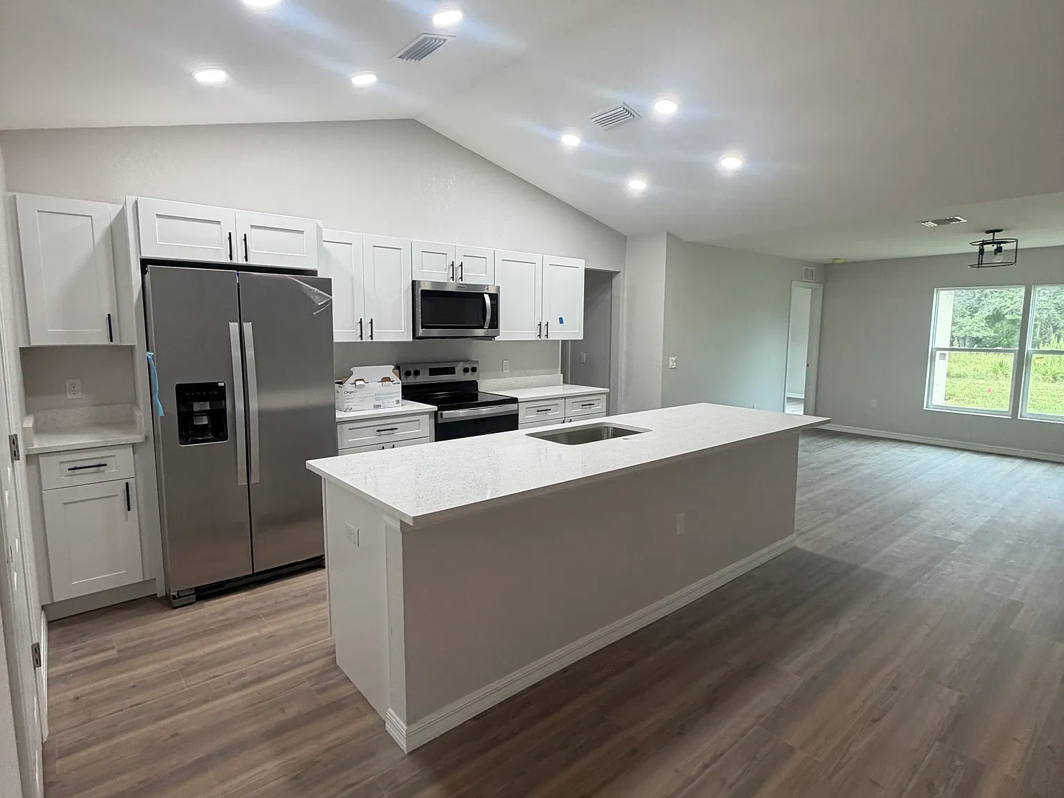 4 bed, $2,700 — Photo 3