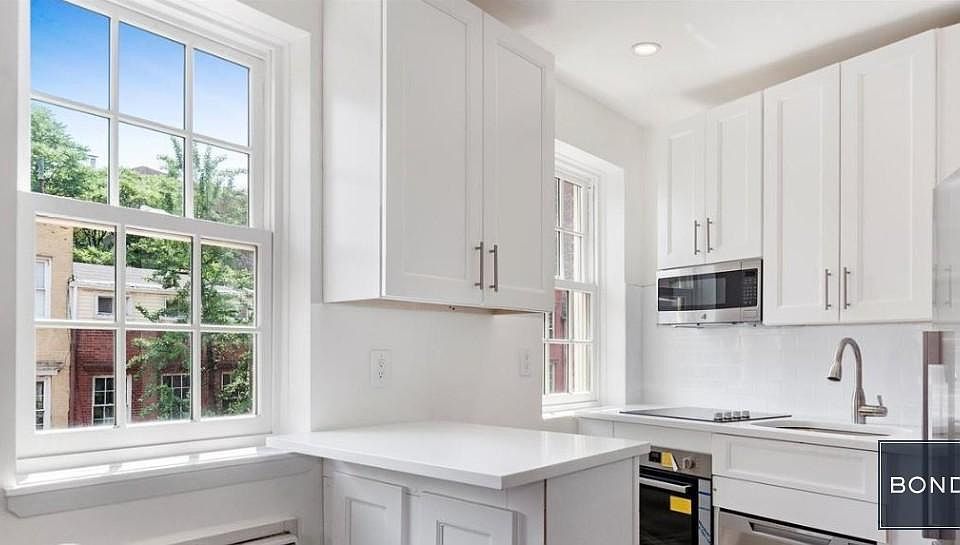 1st image of 750 Greenwich St APT 3N