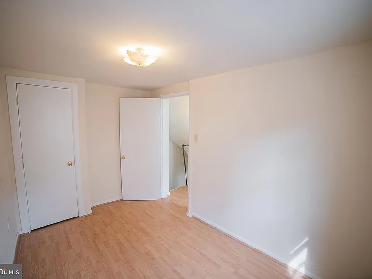 1305 N Lawrence St #8 — Photo 6