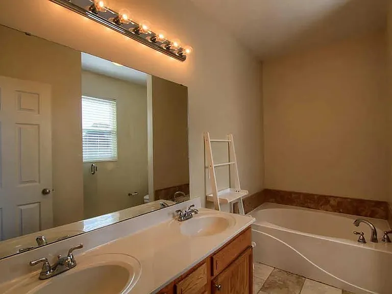 1434 Laurel Park Dr — Photo 17