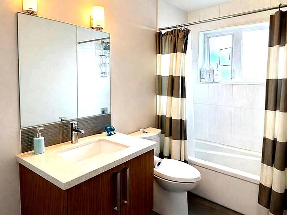 4th image of 3264 Vanness Ave #3