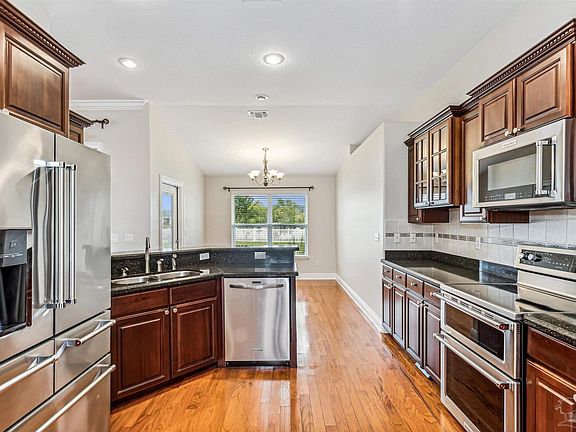 3rd image of 5609 Highland Lake Dr