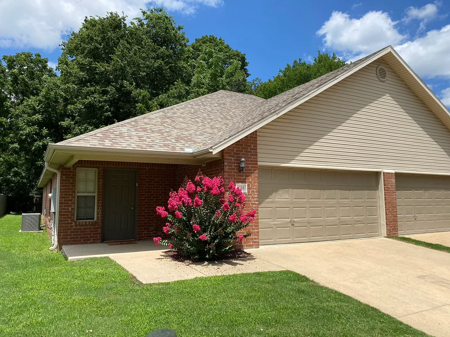 2368 Skyler Dr — Photo 1