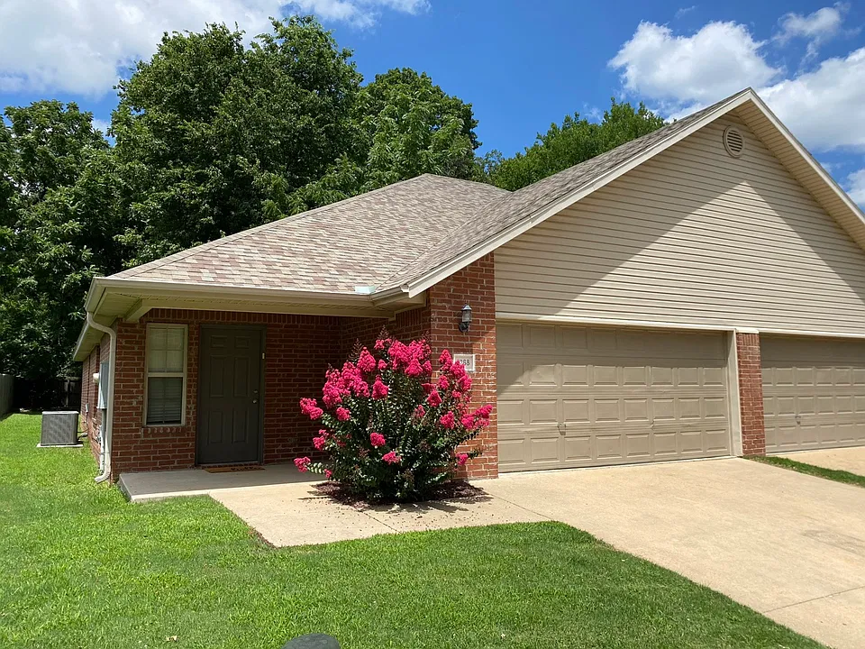 2368 W Skyler Dr