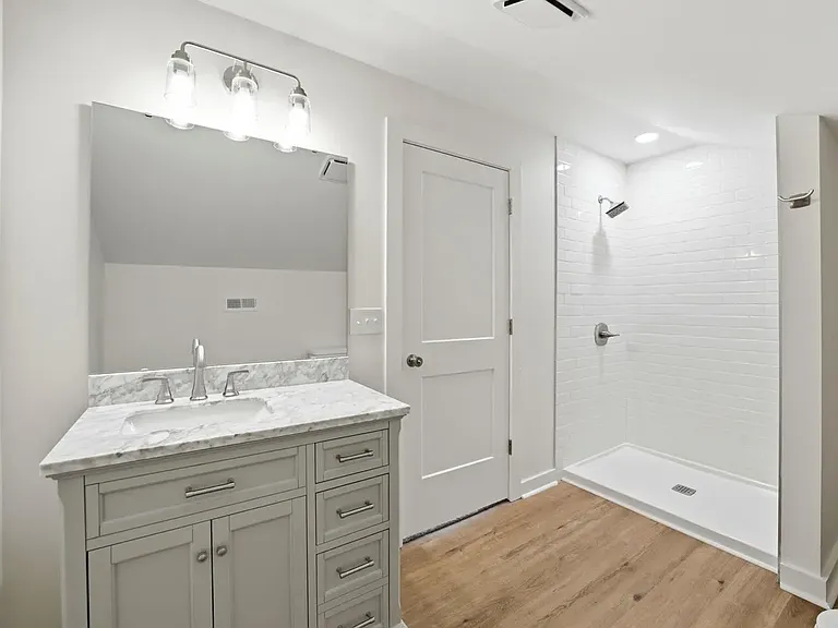 611 W Pearsall St #611 — Photo 10