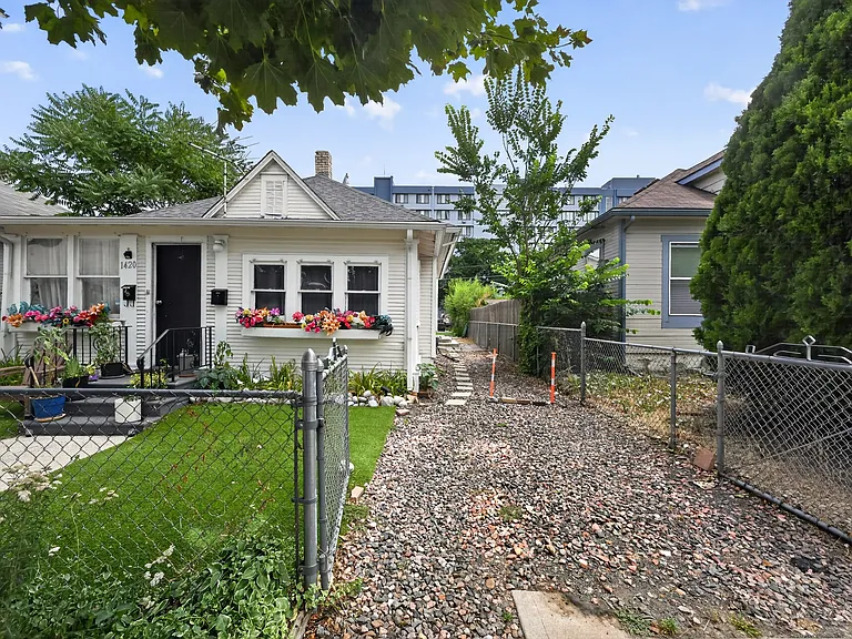 1420 Dayton St — Photo 4