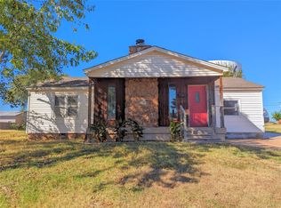 408 S 17th St, Clinton, OK 73601