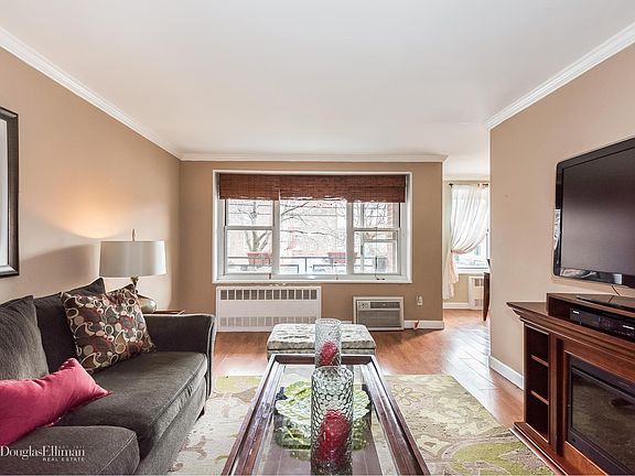3rd image of 99 Randall Ave APT 1P