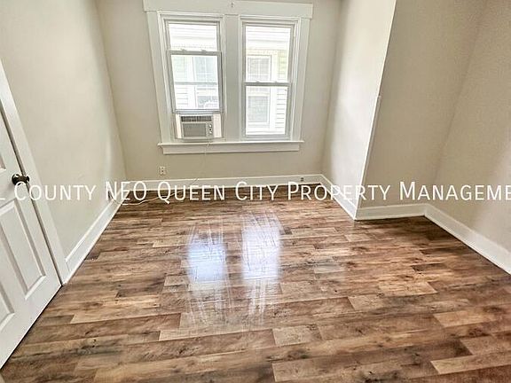 3rd image of 220 Cambridge Ave