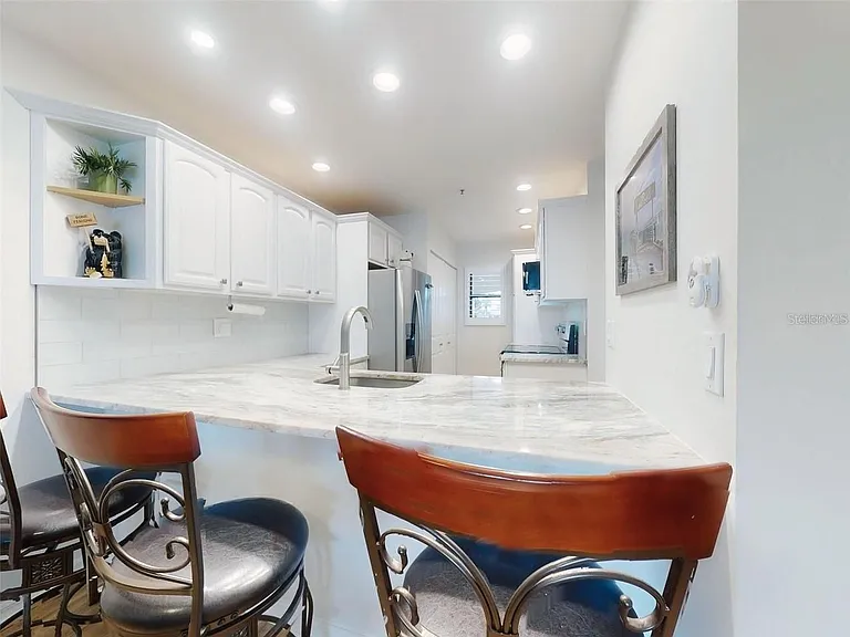 454 Bouchelle Dr #202 — Photo 5