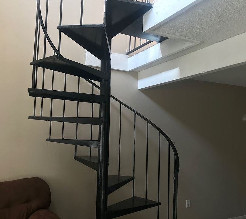 2nd image of 5101 Dunsmuir Rd