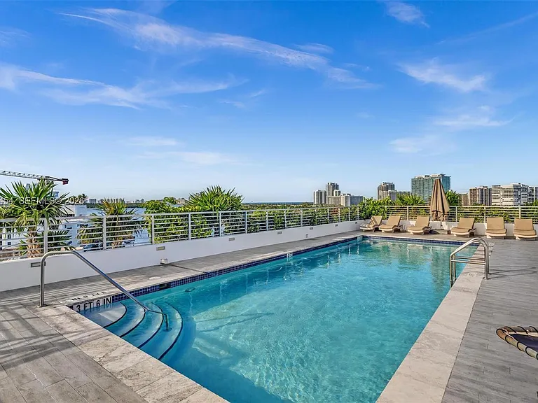 9901 E Bay Harbor Dr #403 — Photo 62