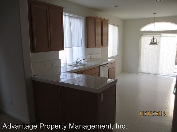 5th image of 907 W Provance Ave