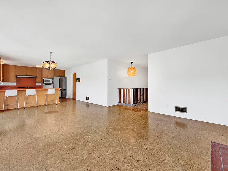 1827 Oak Tree Dr — Photo 5