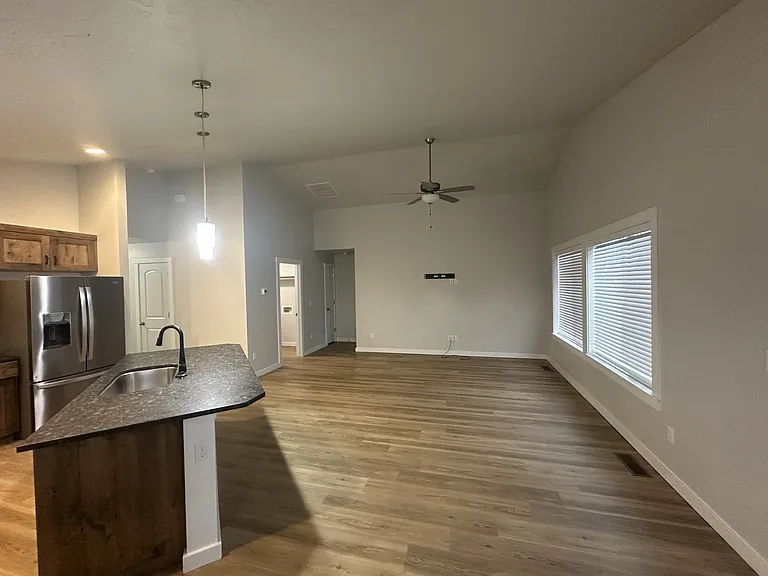 248 Stagecoach Ave — Photo 4