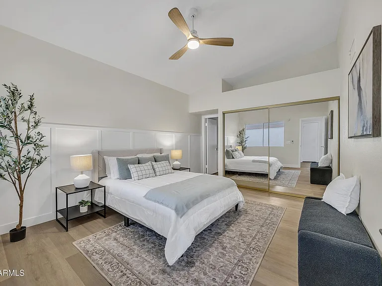 8830 W Saint John Rd — Photo 13