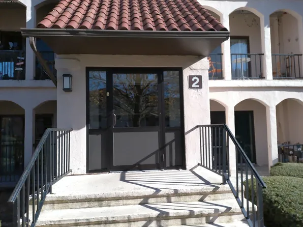 685 Oak St #21, Brockton, MA 02301