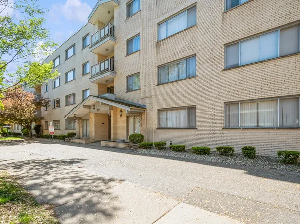 5251 W Galitz St #309, Skokie, IL 60077
