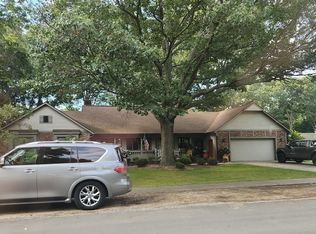 1385 Rood Point Rd, Muskegon, MI 49441