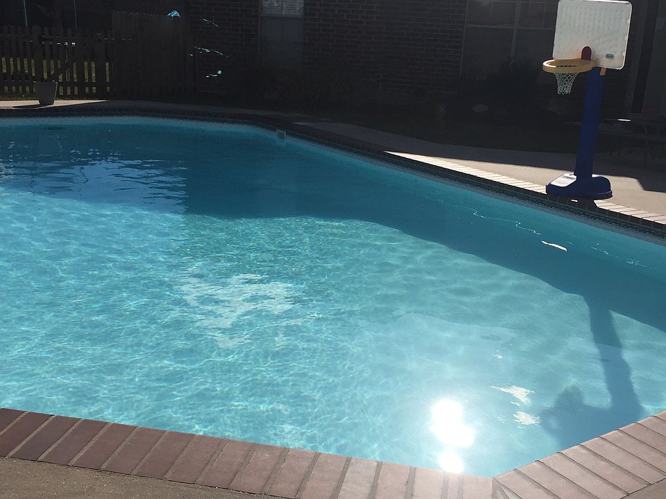 1st image of 106 Meadow Lake Dr