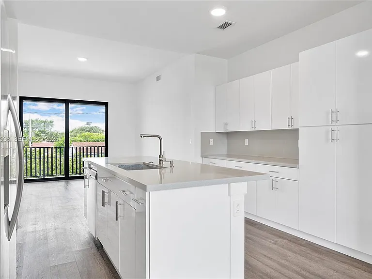 440 E 16th St #436 — Photo 12