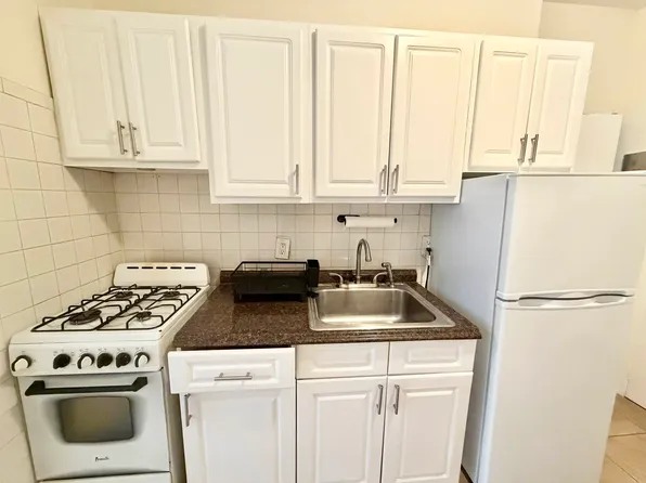 320 East 59th Street image 6 of 13