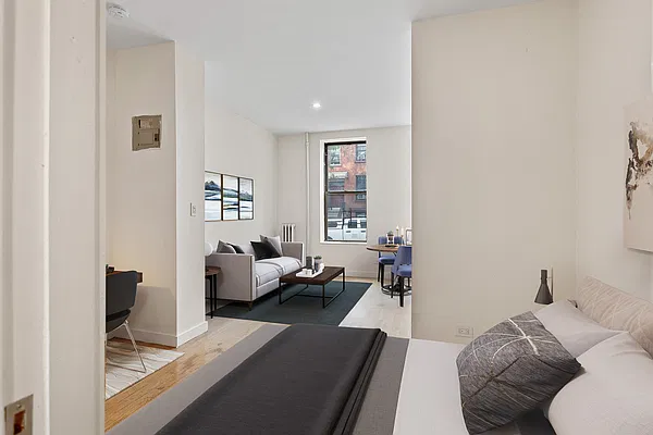 Rented by Safdie Realty Group | media 17