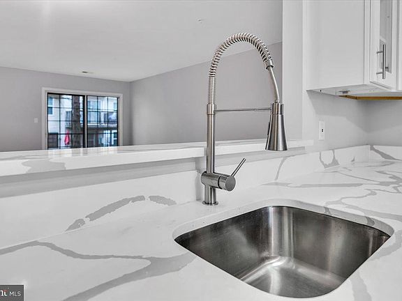 5th image of 4110 Crab Apple Ct #5