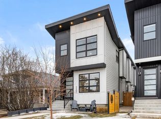 2407 E 33rd St SW, Calgary, AB T3E 2T3