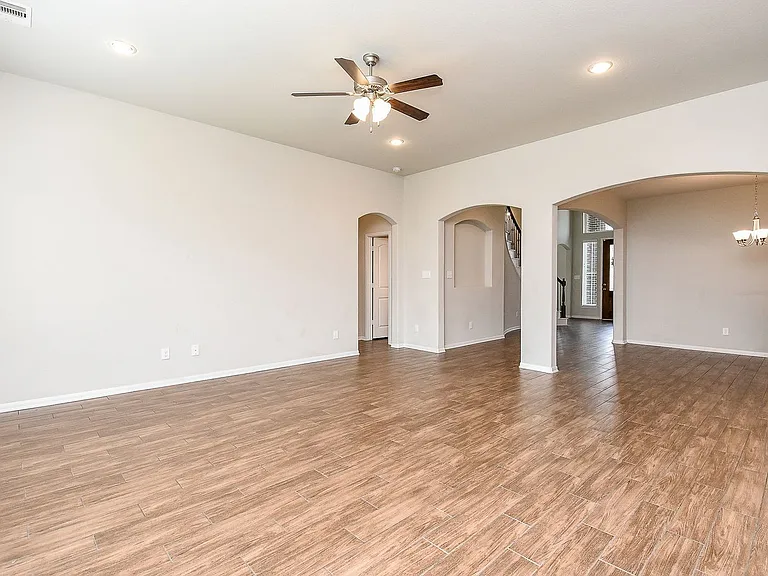 4442 Buentello Dr — Photo 30