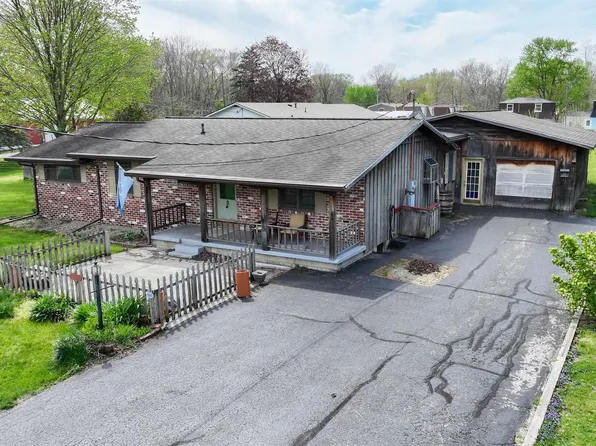 102 S Woodland Trl, Monticello, IN 47960