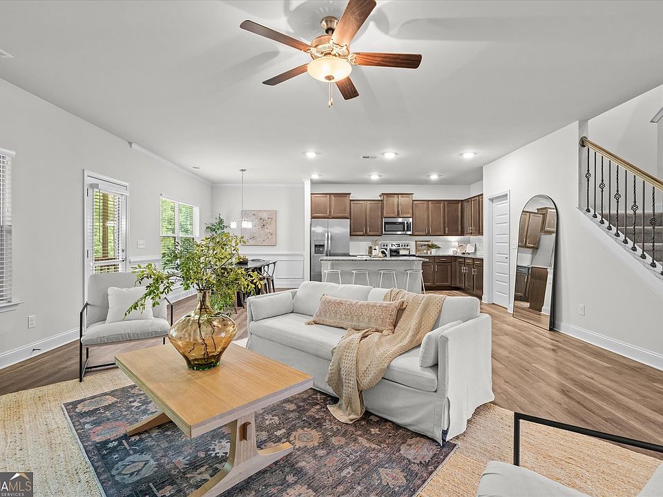 1st image of 459 Saddle Crest Ct