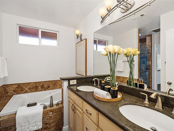 2nd image of 23296 Buckland Ln #M