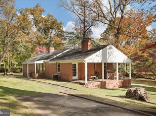 7914 Idylwood Rd, Dunn Loring, VA 22027