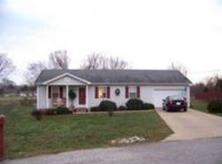 206 Pineridge Dr, Hopkinsville, KY 42240